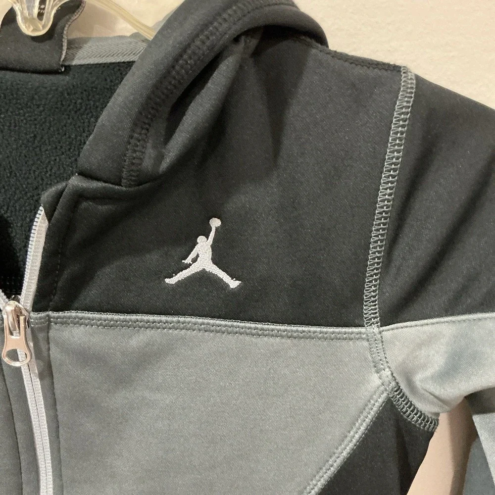 Youth Air Jordan ThermaFit Full Zip Hooded Jacket-Size Small‎ (4 - 5) Black/Gray